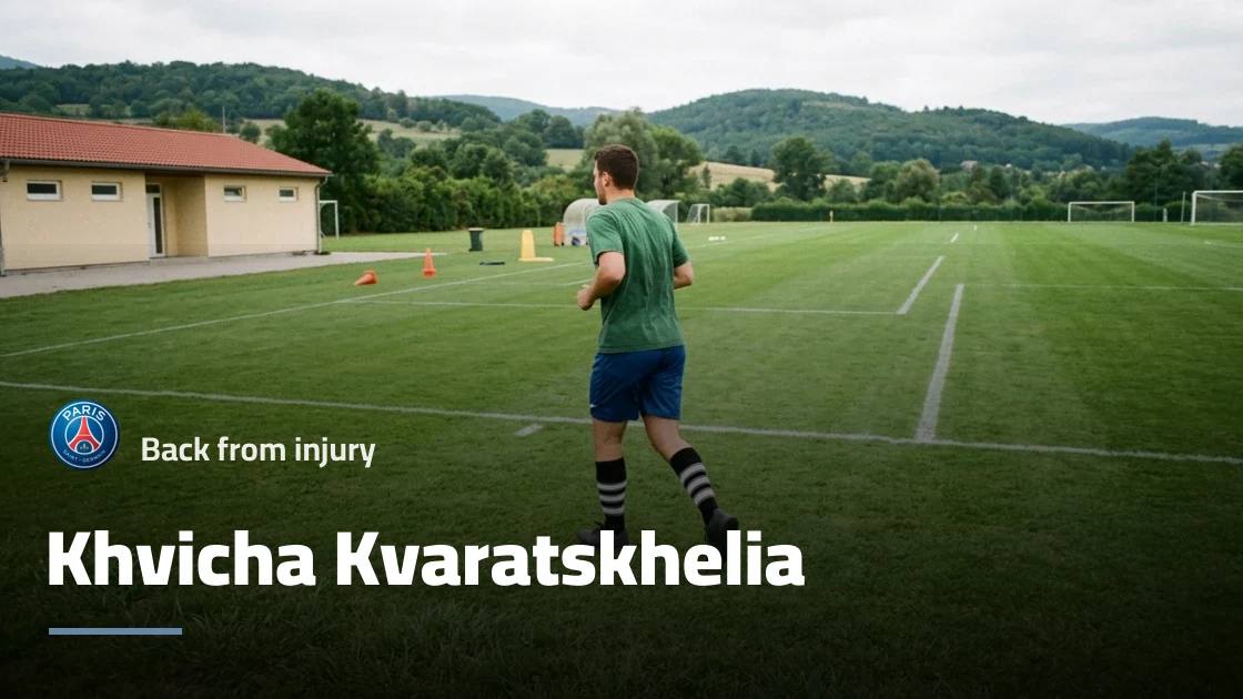 Kvaratskhelia returns to training after absence due to knee injury