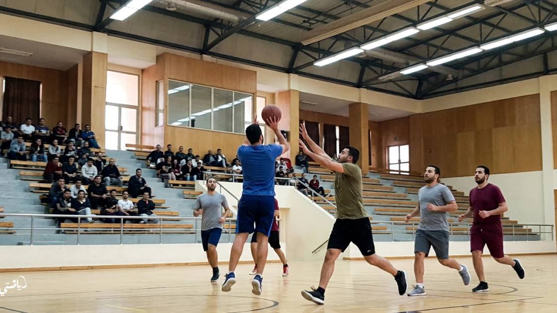 السد يسحق الريان 90-69 في دوري قطر لكرة السلة